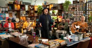 Alceu Valença abre calendário do Tiny Desk Brasil em 2026
