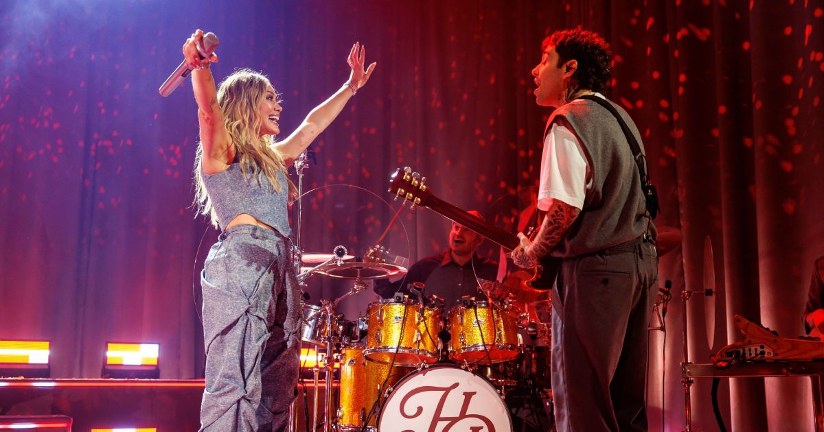 Hilary Duff retorna aos palcos após 18 anos; veja o setlist 3 Hilary Duff