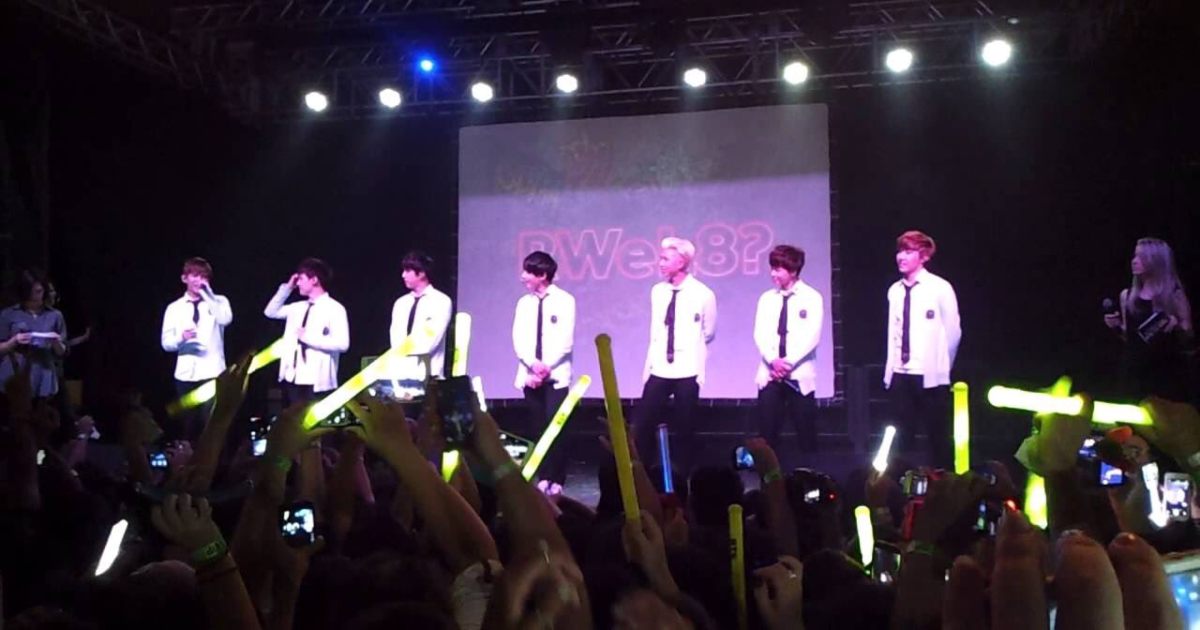 BTS no Brasil: a noite de 2014 que ninguém esqueceu 3 Babi Dewet com o BTS no fan meeting em 2014 em São Paulo