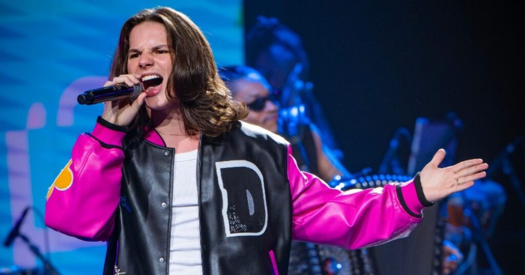 Veja a letra de 'Camarote', de Leo Balbinotti 1 Leo Balbinotti