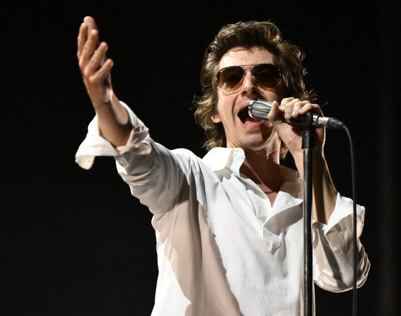 Arctic Monkeys lança ‘Opening Night’; ouça e veja detalhes