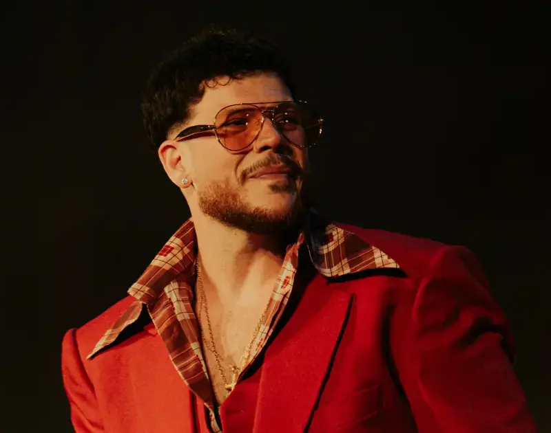 Novo álbum de Ferrugem mistura soul e pagode com estética retrô