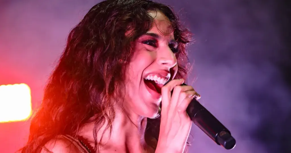 Marina Sena leva novo show de verão para o CarnaUOL; veja setlist 1 Marina Sena