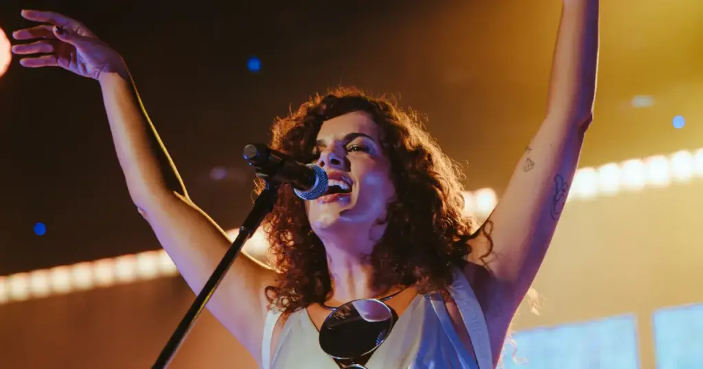 Céu celebra 20 anos de carreira em SP (Ayumi