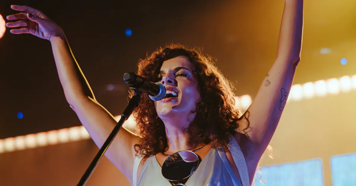 Com show em SP, Céu mostra que tem fôlego para mais 20 anos de estrada 2 Céu