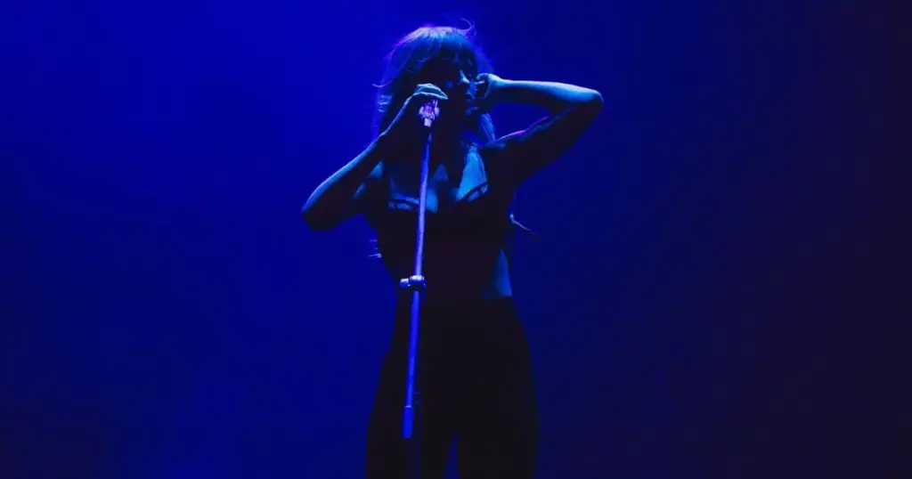 Turnê de 'Bossa Sempre Nova'? Luísa Sonza comenta novo álbum 1 Luísa Sonza no Festival de Verão de Salvador 2026 (créditos Leawry)