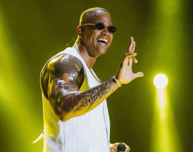 Léo Santana faz o público ‘meter dança’ no Festival de Verão