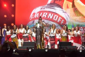 Carlinhos Brown e Pracatum no Momento Smirnoff (Divulgação)