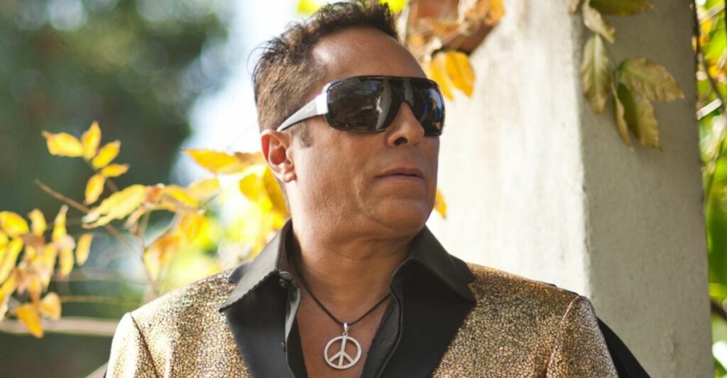 Sir Ivan mistura produção energética e mensagem de paz em 'Love Is The Piece' 1 O produtor norte-americano Sir Ivan (Divlugação)