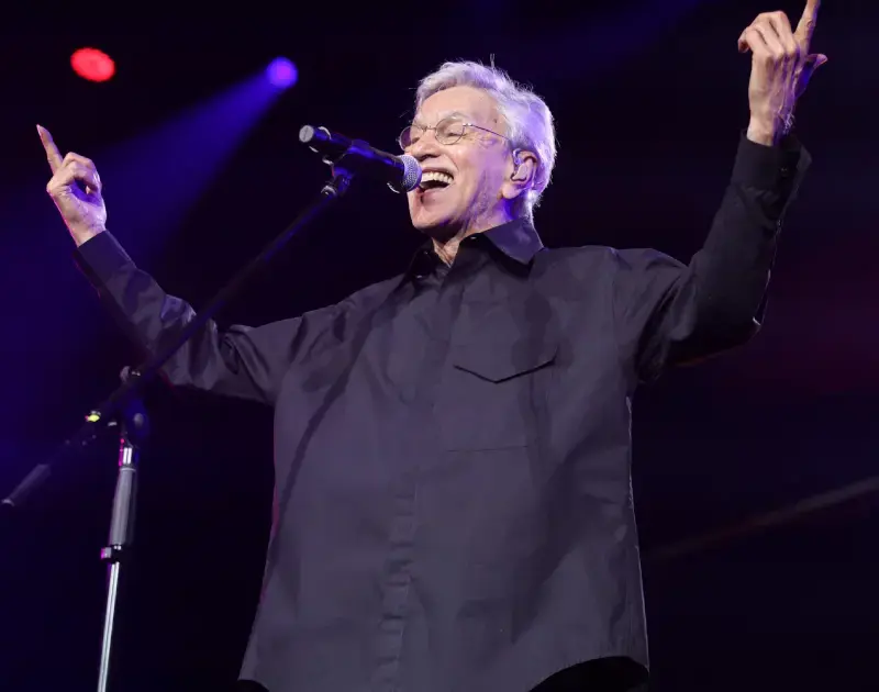 Billboard Brasil e Camarote Salvador confirmam show de Caetano Veloso