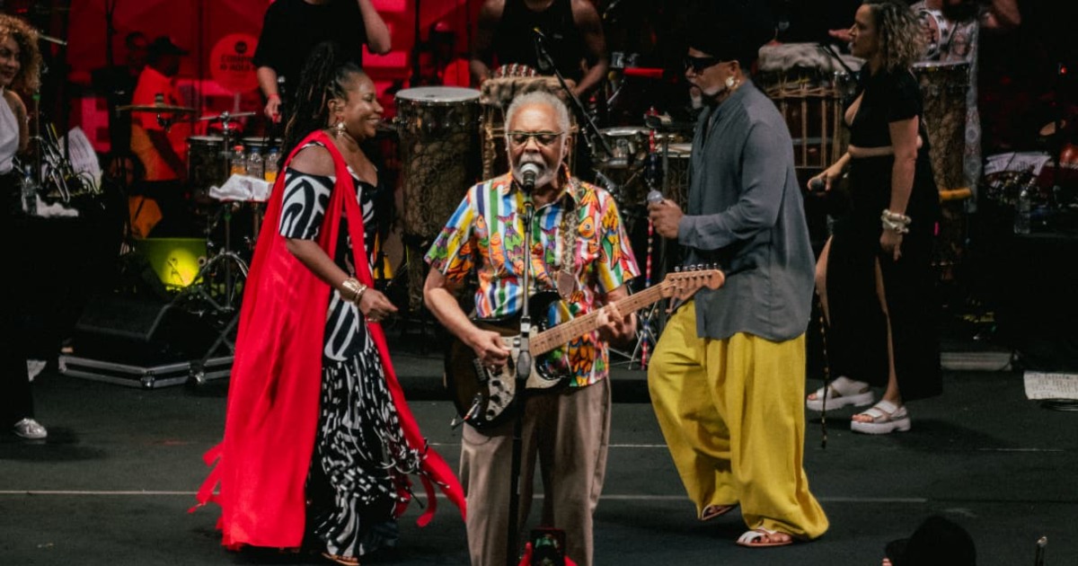 Margareth Menezes reúne Gil, Brown e blocos afros em show histórico 2 Carlinhos Brown, Gilberto Gil e Margareth Menezes - (Diogo Andrade)