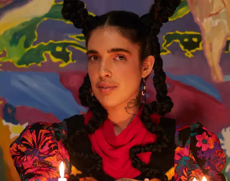 Marcela Cantuária assina a identidade visual do Camarote Folia Tropical 2026