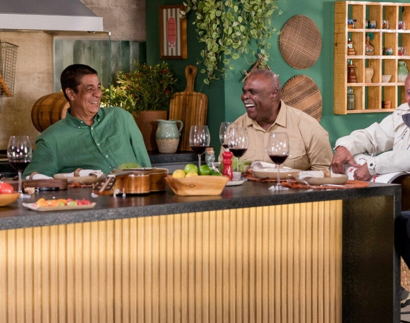 Zeca Pagodinho e Fundo de Quintal participam do ‘Diogo na Cozinha’