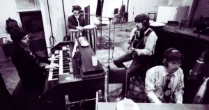 Beatles no estudio Abbey Road (Divulgação Abbey Road)
