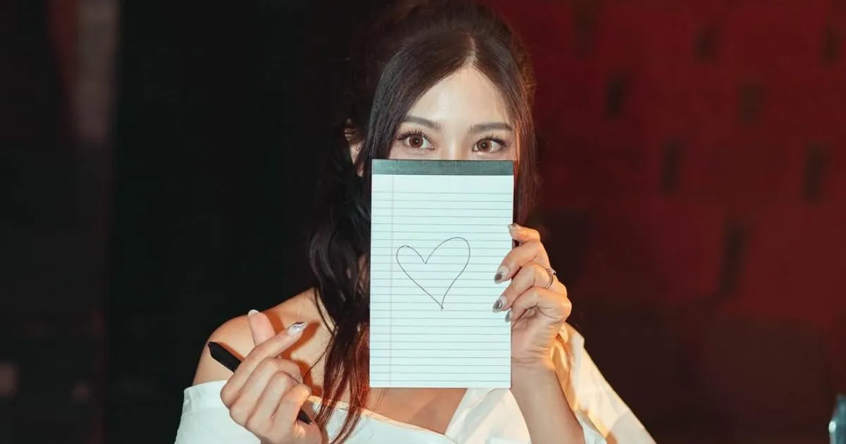 EJAE, de 'Guerreiras do K-pop', lança novo single; ouça 2 EJAE (reprodução Instagram)