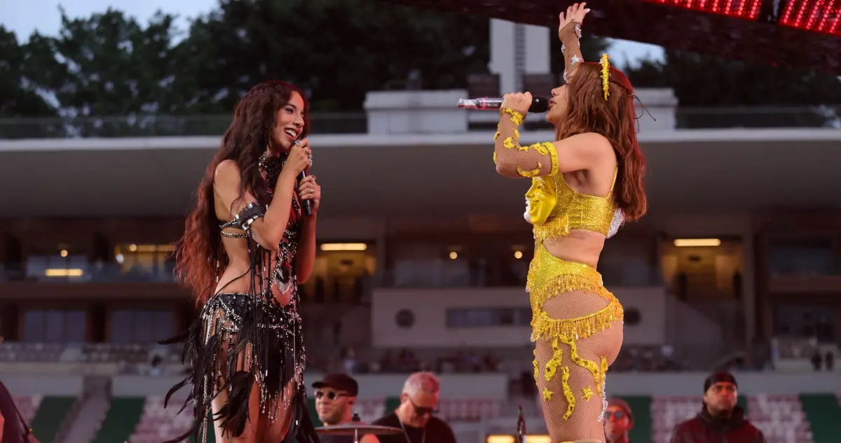 Anitta encerra turnê ‘Ensaios’ com show apoteótico em SP; saiba como foi 3 Anitta e Marina Sena