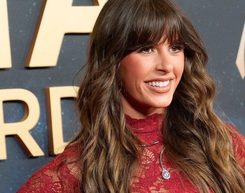 Ella Langley alcança o primeiro lugar na Billboard Hot 100