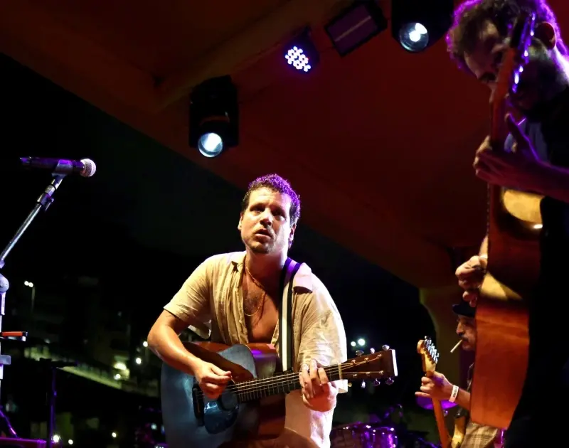 Chico Chico anuncia nova datas de shows em festivais