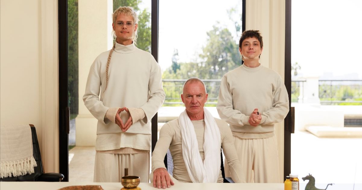 CA7RIEL & Paco Amoroso com Sting