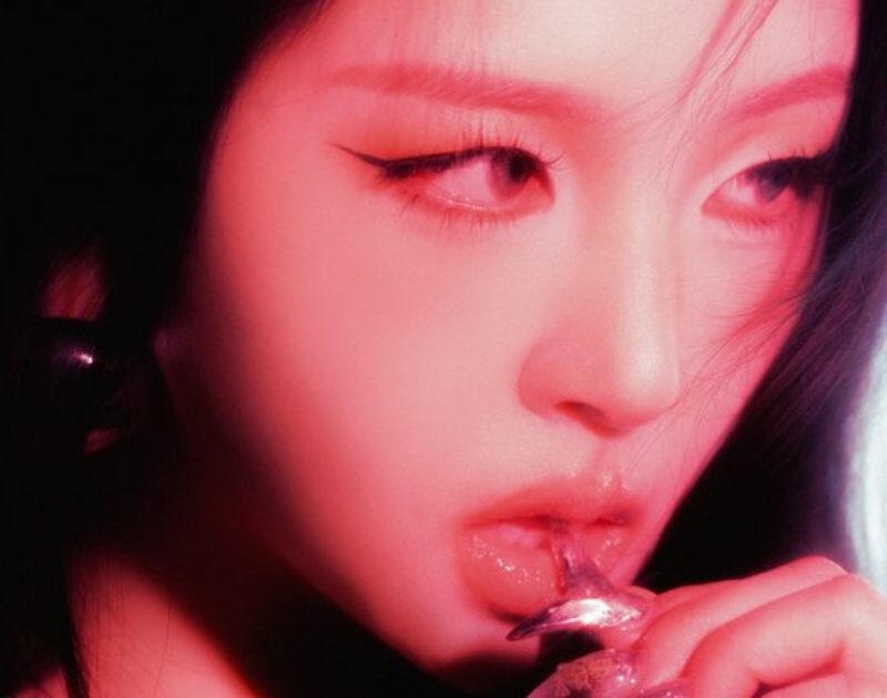 Jiwoo, do KARD, debuta como solista e lança primeiro EP
