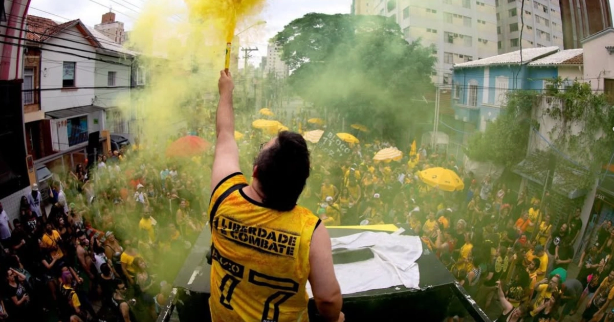 Bloco 77 (Reprodução Instagram)