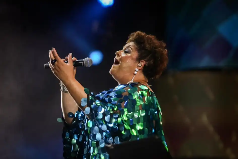 No Marco Zero, as divas do samba e do pop mostram 'um pouquinho de Brasil iáiá 2 Fabiana Cozza Kleyvson Santos Divulgacao