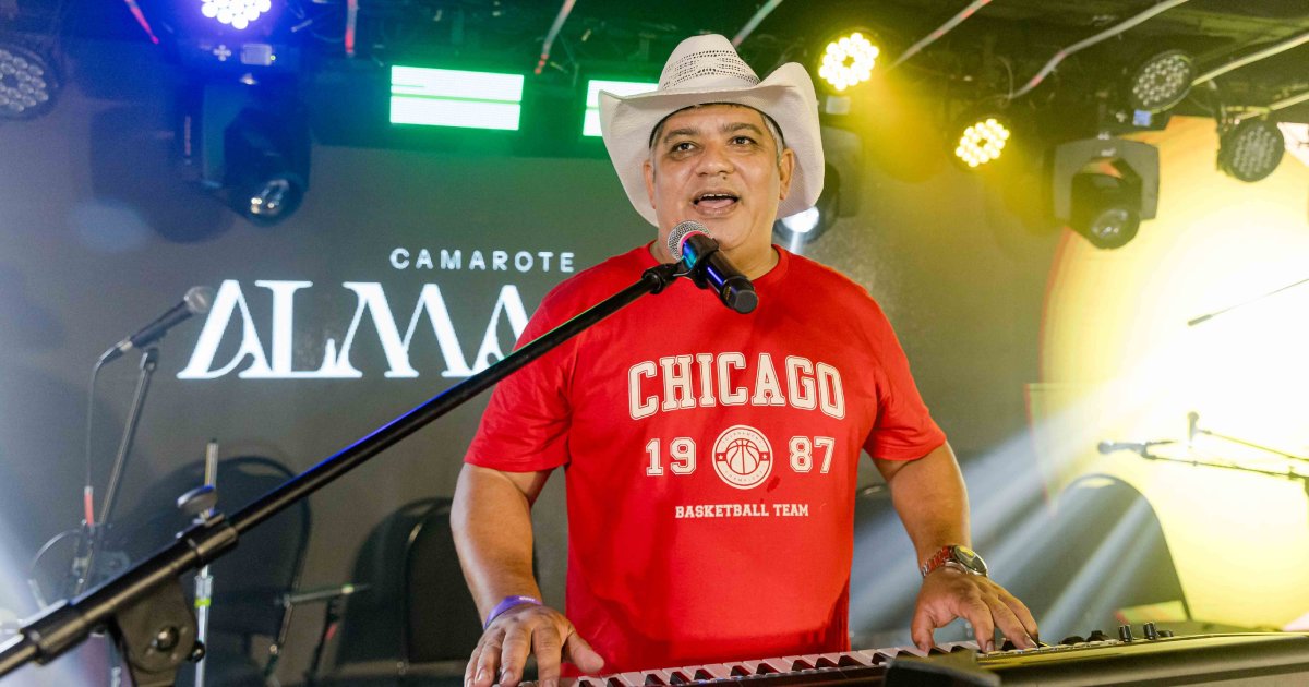 Camarote Alma Rio: veja as fotos da folia na Sapucaí desta sexta (13) 4 Edimilson do Teclados