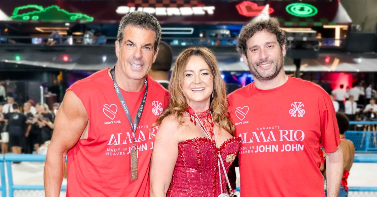 Camarote Alma Rio: veja as fotos da folia na Sapucaí desta sexta (13) 8 Álvaro Garnero, Alessandra Pirotelli e Marcelo Fonseca