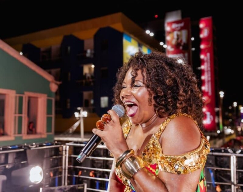 Margareth Menezes comanda noite histórica com Trio da Cultura em Salvador