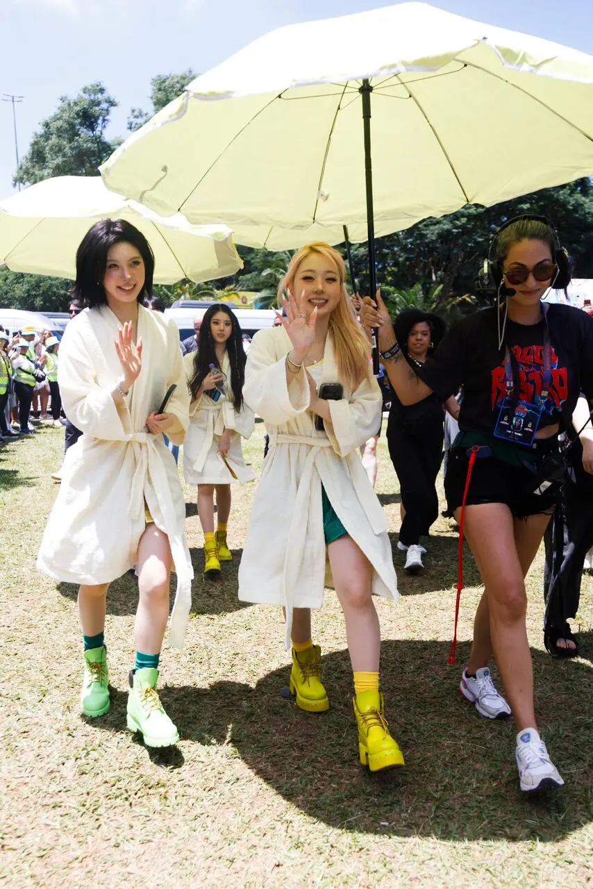 Pabllo Vittar e NMIXX se preparam para bloco no Carnaval; veja fotos 3 NMIXX no Carnaval de São Paulo 2026 (Patrícia Devoraes - Brazil News)