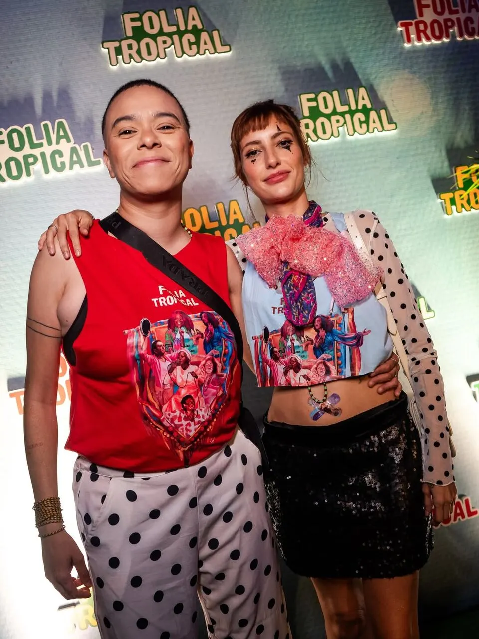 Veja fotos do segundo dia do Folia Tropical 2026 8 Maria Gadú e Ana Paula Popi no Folia Tropical 2026 (reprodução Instagram)