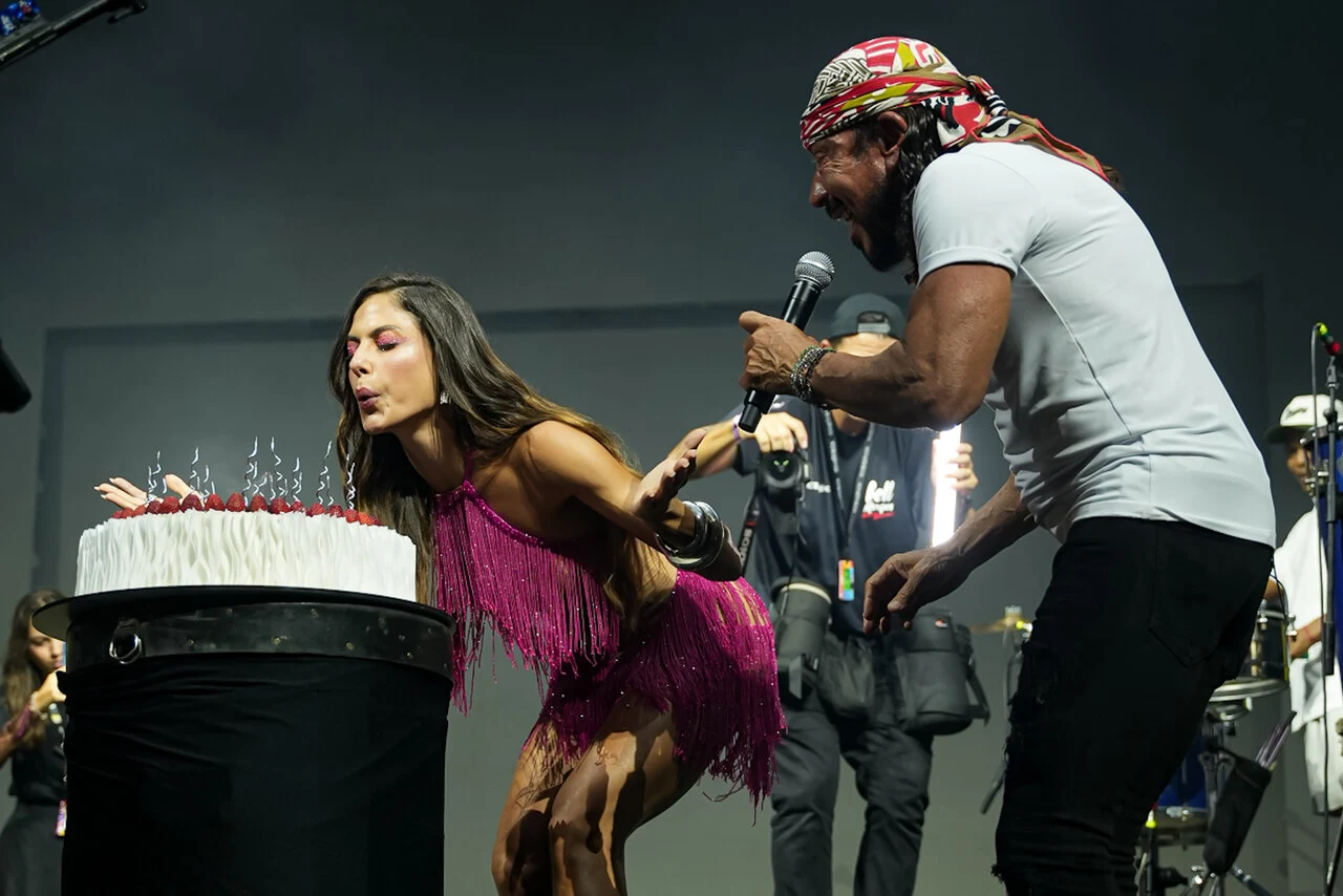 Veja fotos do quarto dia do Camarote Salvador 2026 6 Mari Gonzalez e Bell Marques no Camarote Salvador 2026 (Caio Duran e Thiago Duran - BrazilNews)