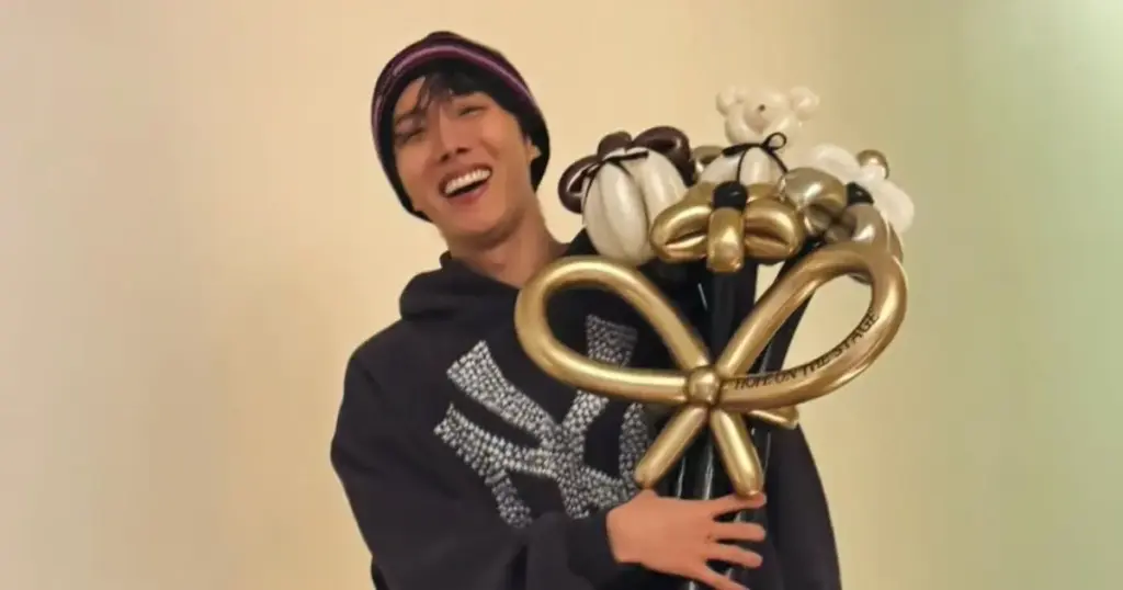 BTS celebra aniversário de J-Hope com série de fotos 1 J-Hope, do BTS