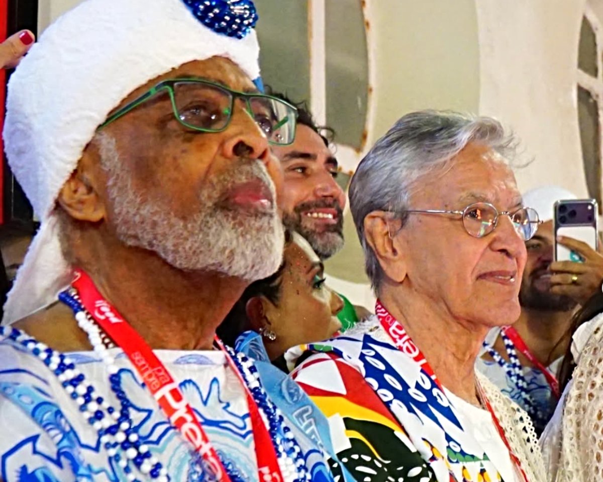 Gil e Caetano na varanda do Expresso 2222 (Reprodução Instagram)