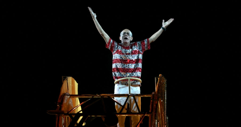 Carnaval do RJ 2026: Viradouro conquista título do Grupo Especial 1 Mestre Ciça durante desfile da Viradouro, campeã do Carnaval do RJ 2026