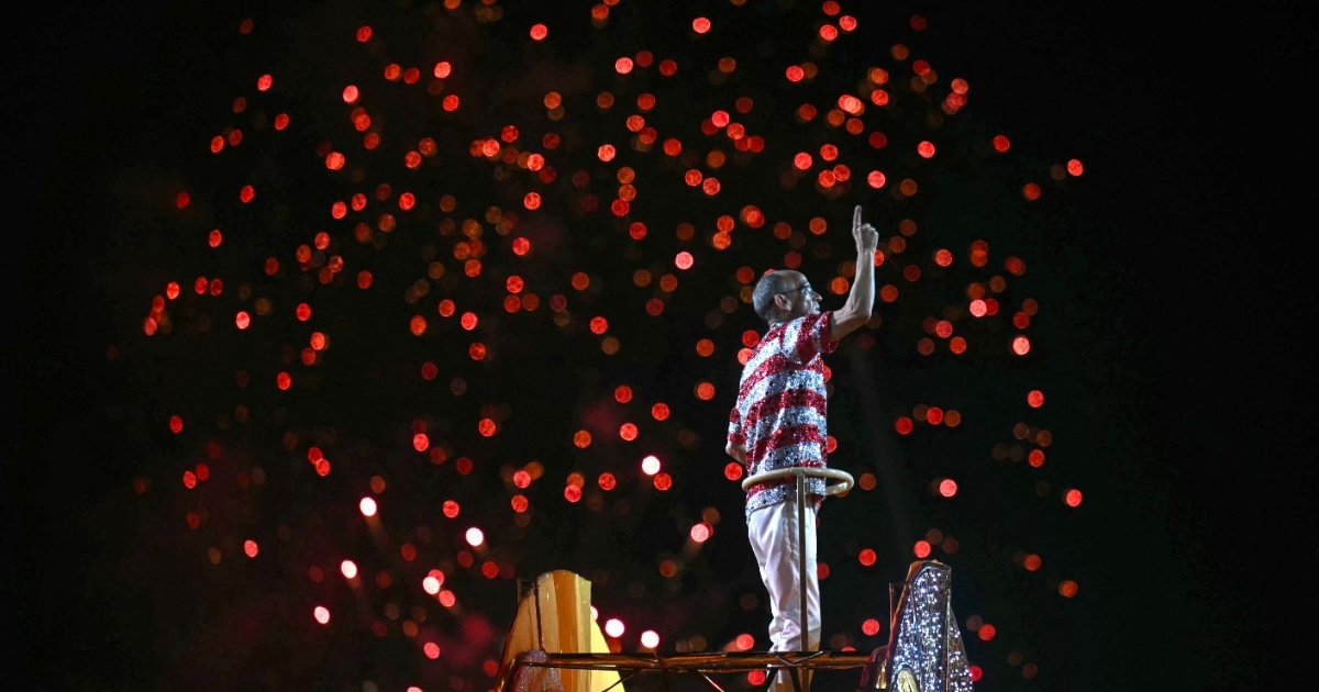 Carnaval RJ 2026: veja a ordem e horários do Desfile das Campeãs 2 Mestre Ciça durante desfile da Viradouro, campeã do Carnaval do RJ 2026