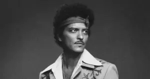 Bruno Mars (reprodução Facebook)