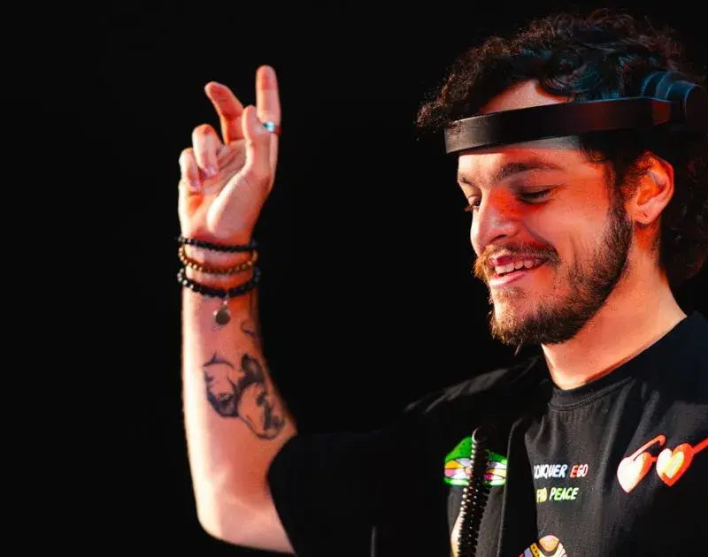 Alma Rio tem Bhaskar no comando da pista durante Desfile das Campeãs