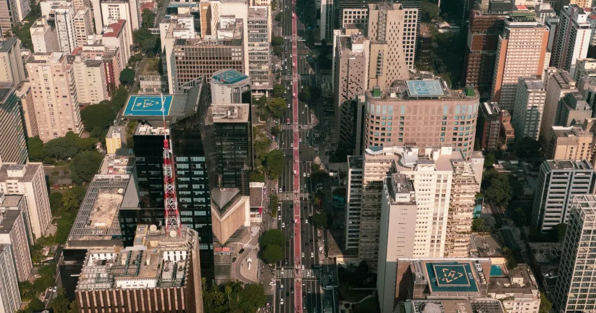 Avenida Paulista pode receber megashow gratuito já em 2026 2 Vista aérea da Avenida Paulista (reprodução Pexels)