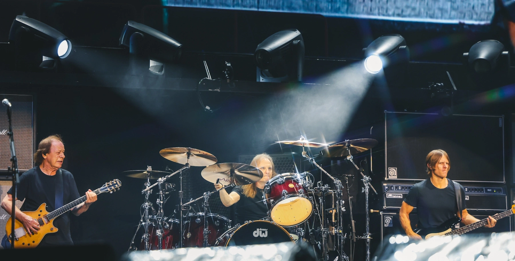 AC/DC eletriza mar de 'chifrudos' no MorumBis 4 AC/DC no MorumBIs (Rafael Cusato/Brazil News)