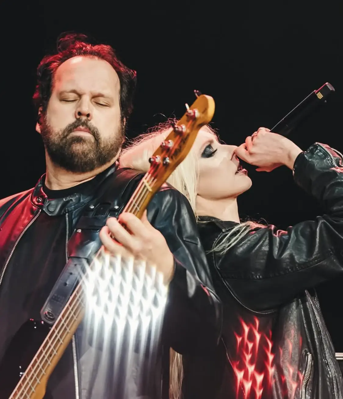 AC/DC no Brasil: veja fotos do primeiro show 4 The Pretty Reckless abre show do AC/DC no Brasil (Instagram Live Nation/@camilafcara)