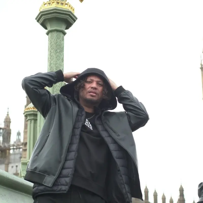 RAPadura lança ‘Sky Line, single que mistura samba, drill e rap