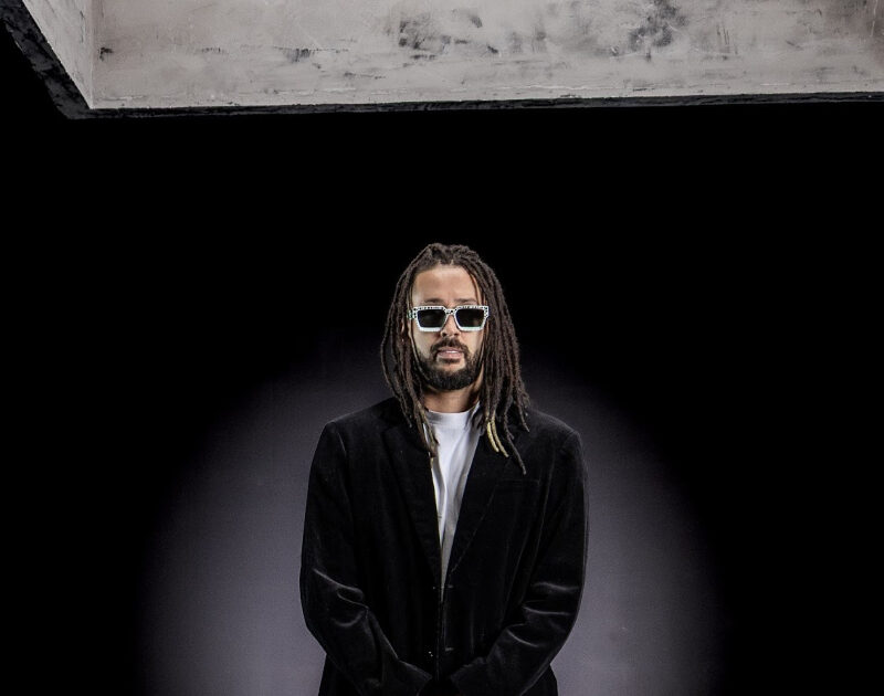 Julies lança ‘Viver Não é de Graça’ e fortalece boa fase do reggae nacional