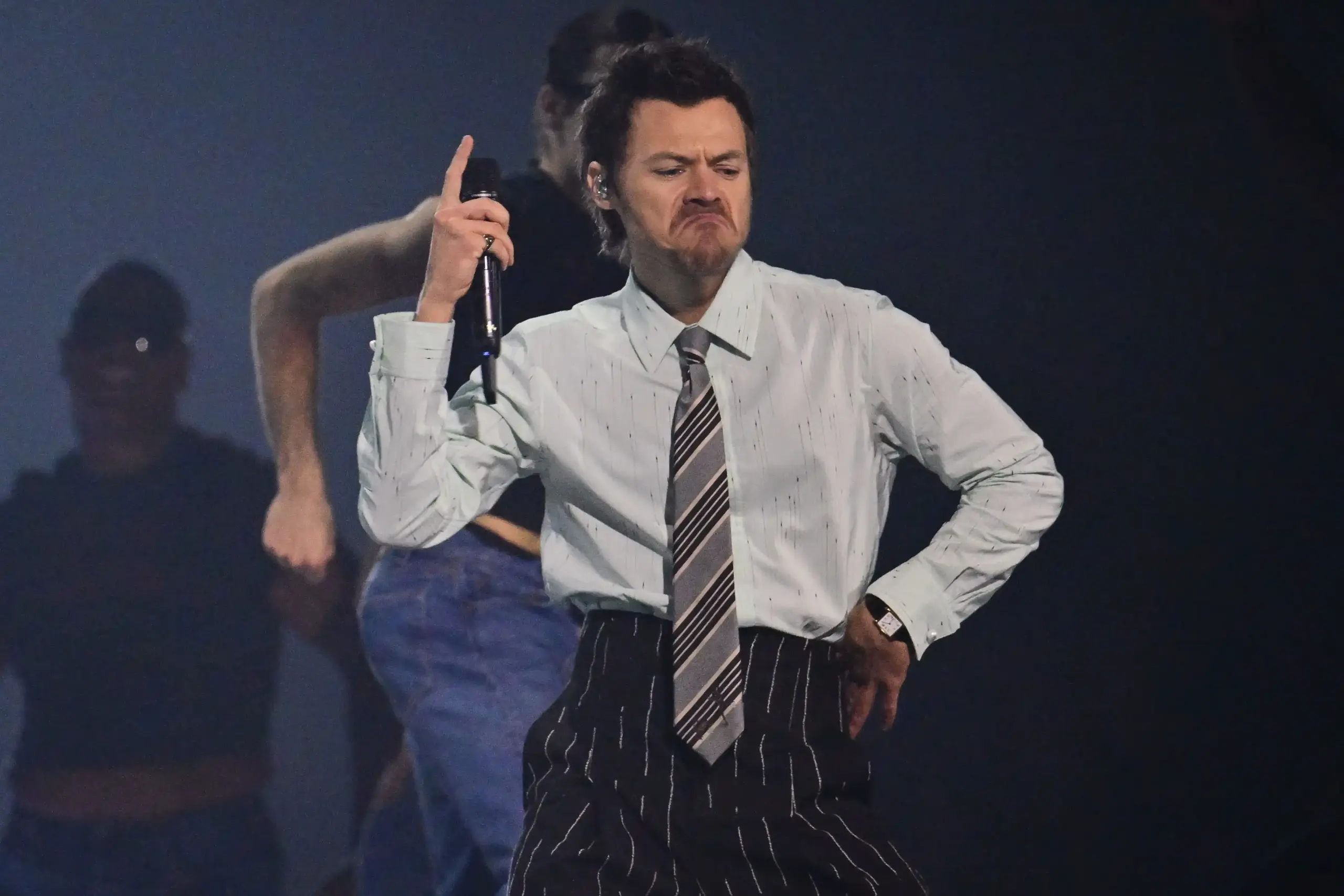 Veja fotos do BRIT Awards 2026 3 Harry Styles durante performance no Brit Awards 2026 (Grosby)