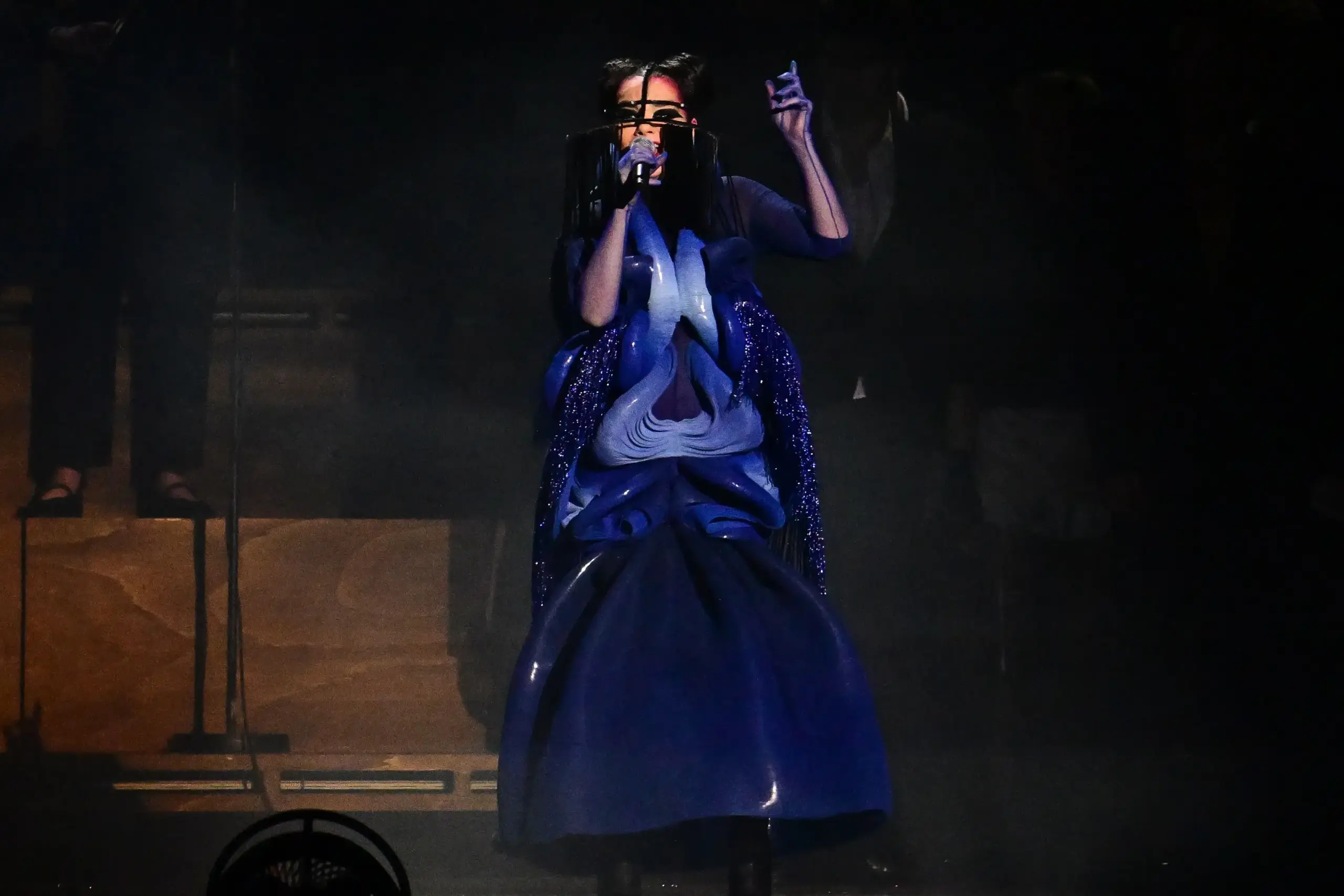 VÍDEO: Rosalía apresenta 'Berghain' pela 1ª vez com Björk no BRIT Awards 2026 2 Björk e Rosalía apresentam pela 1ª vez 'Berghain' no BRIT Awards 2026 (Grosby)