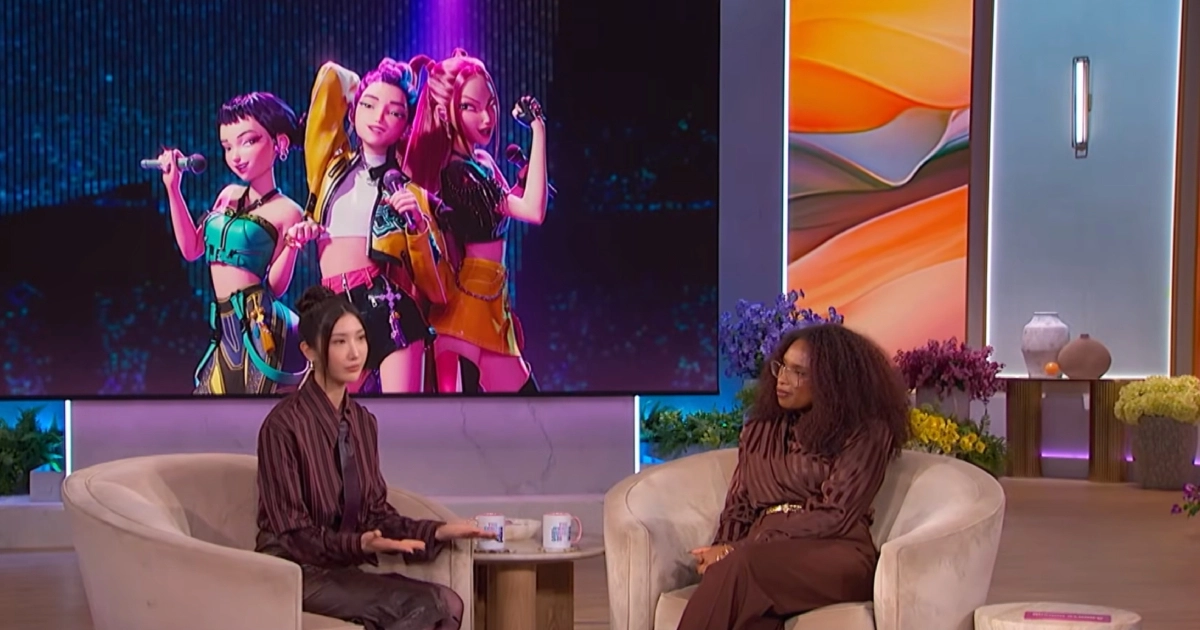 EJAE revela pretensões do HUNTR/X após 'Guerreiras do K-pop' 2 EJAE no "The Jennifer Hudson Show" (Reprodução YouTube)