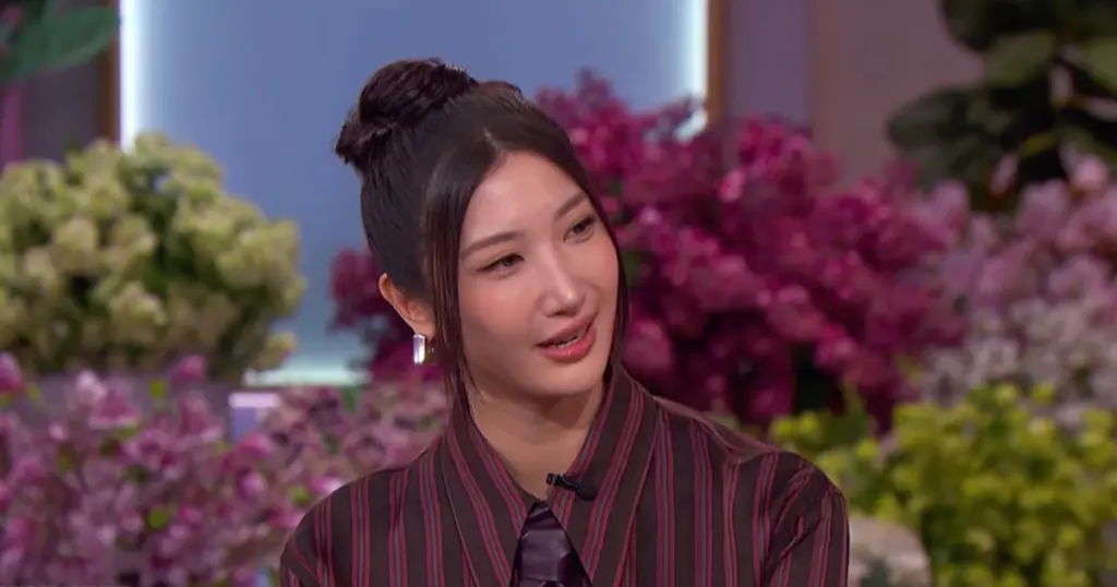 EJAE no "The Jennifer Hudson Show" (Reprodução YouTube)