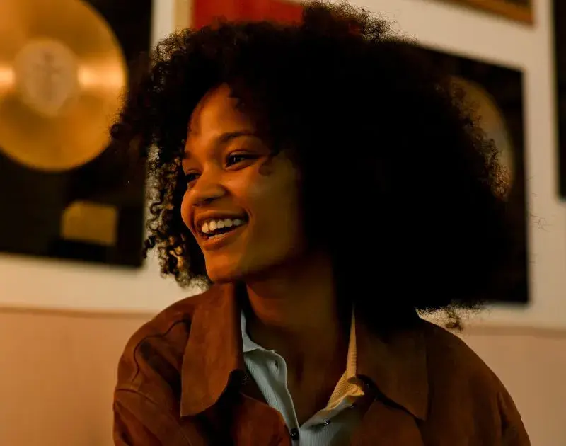 Agnes Nunes interpreta Arlindo Cruz em novo lançamento