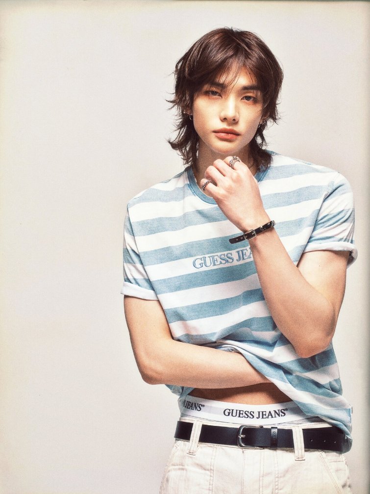 Hyunjin, do Stray Kids, é anunciado embaixador global da GUESS; veja as fotos 4 Hyunjin, do Stray Kids