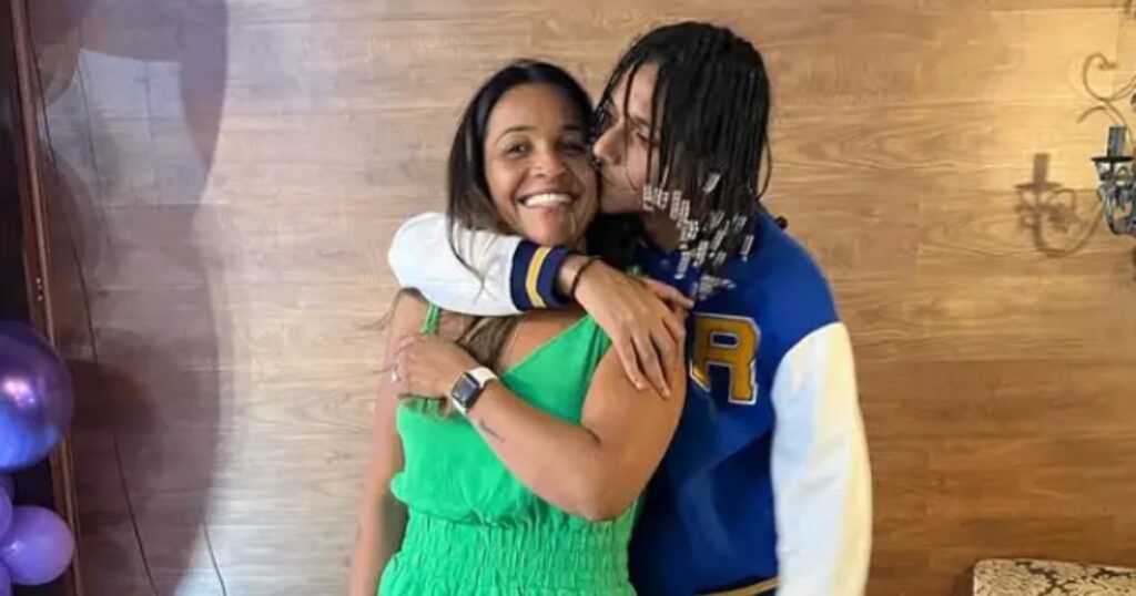 Oruam com a mãe, Márcia